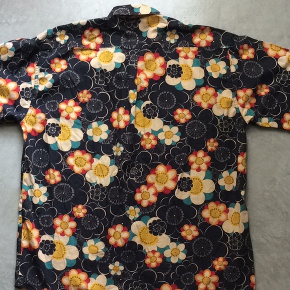 Cotton batik shirt. Great vintage look All cotton. - Picture 6 of 7